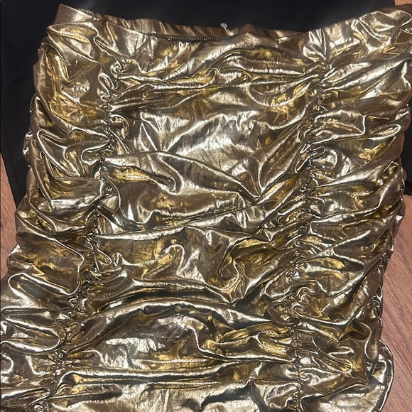 Gold Metallic Ruched Pencil Skirt & black skirt bundle L/xl - Picture 2 of 6